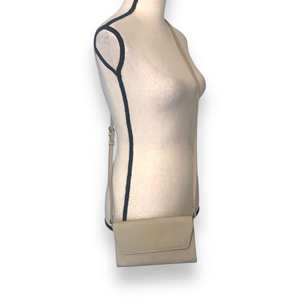 Universal Thread Cream Crossbody Bag Purse